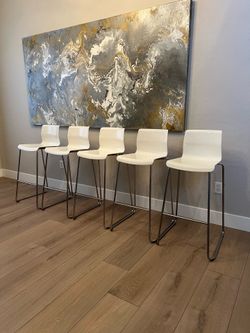 FIVE Stackable Modern White And Metal Chrome Bar Stools w/ Foot Rests