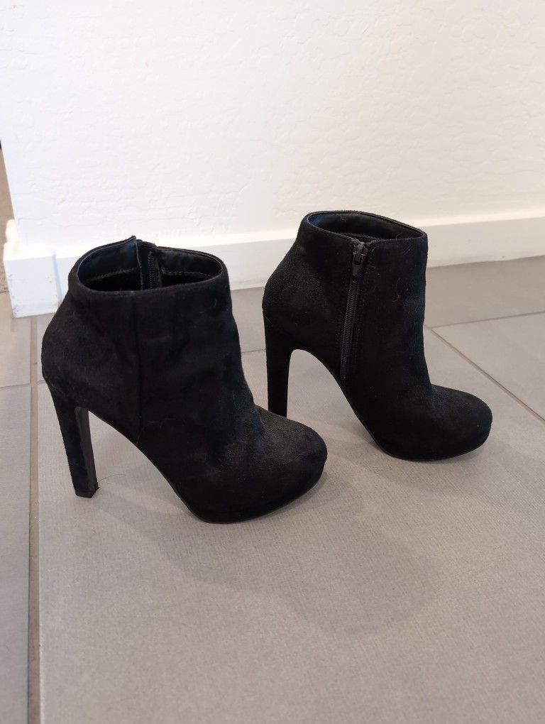 Wild Diva Lounge Black Suede Stiletto Heels