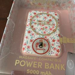 Poppy Power Bank Trip 