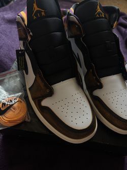 Air Jordan 1 High-Top Sneakers