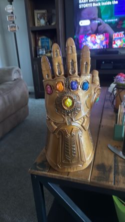 Disney Thanos Gauntlet