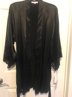 Beautiful robe size XS/Small brand new