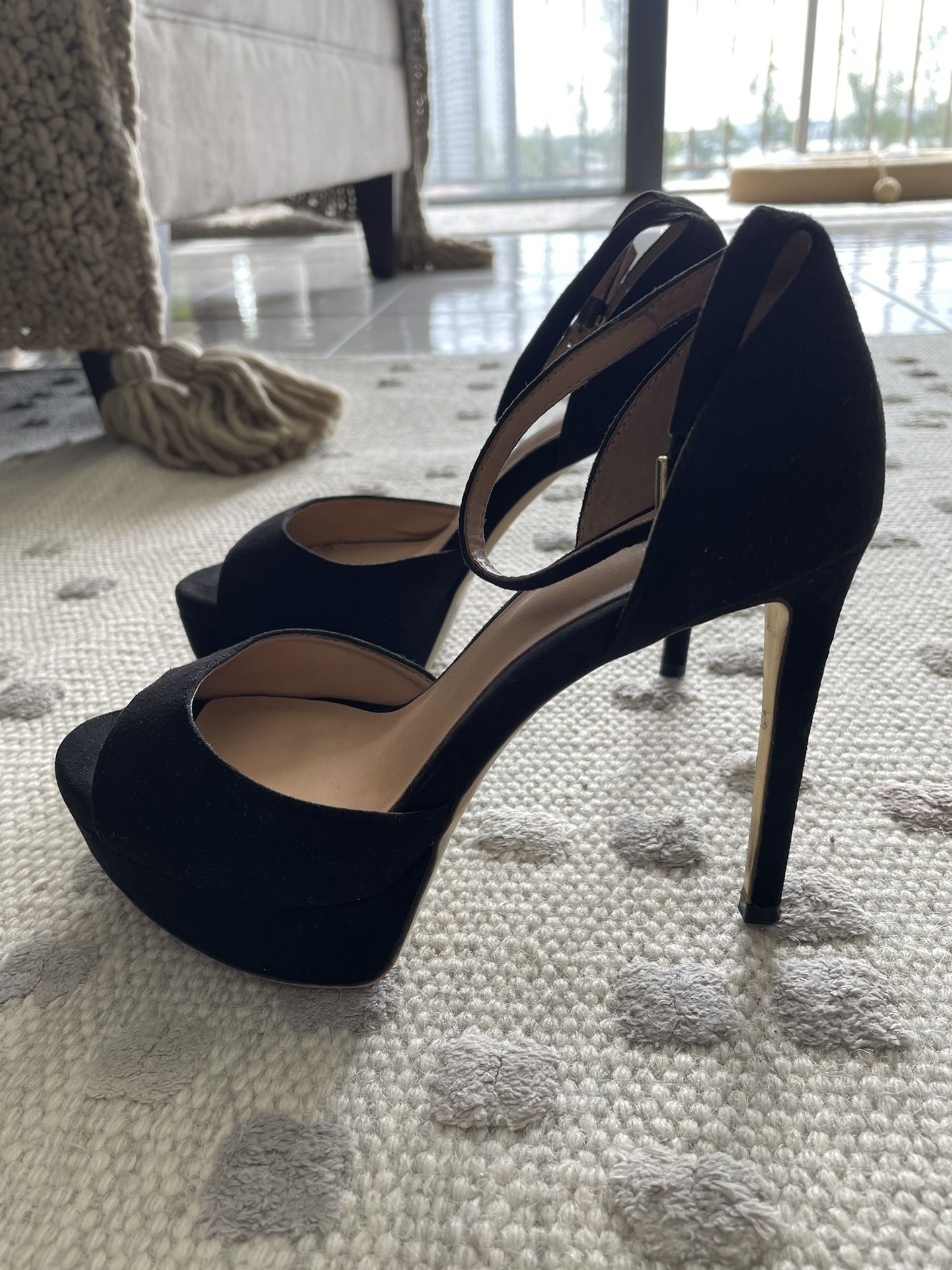 JlO Jennyfer Lopez Black Heels