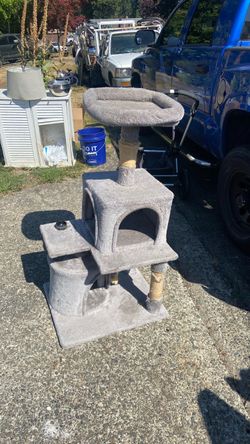 Cat house price 20$. Pick up. E. 72. and grand view. E.  Tacoma 2