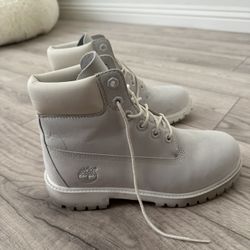 Timberland limited Release White/light Grey Blue Size 6
