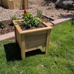 Square Cedar Planter Garden Box 16"