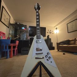 Retro 80’s Gibson Guitar