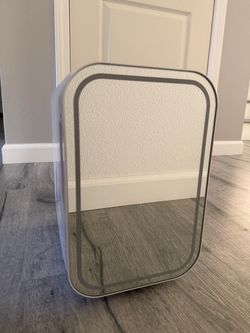 Mini fridge