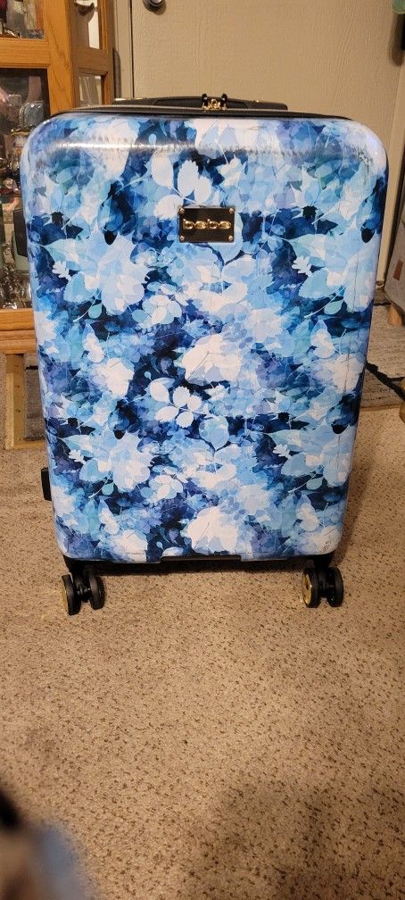 LUGGAGE ON WHEELS NICE PIECE /BEBE