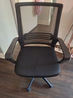 Silla negra giratotia buen estado