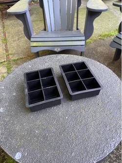 Set of 2 Large Silicone Ice Cube Trays – 6 Cubes Each