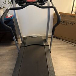 Life Fitness Professional Treadmill