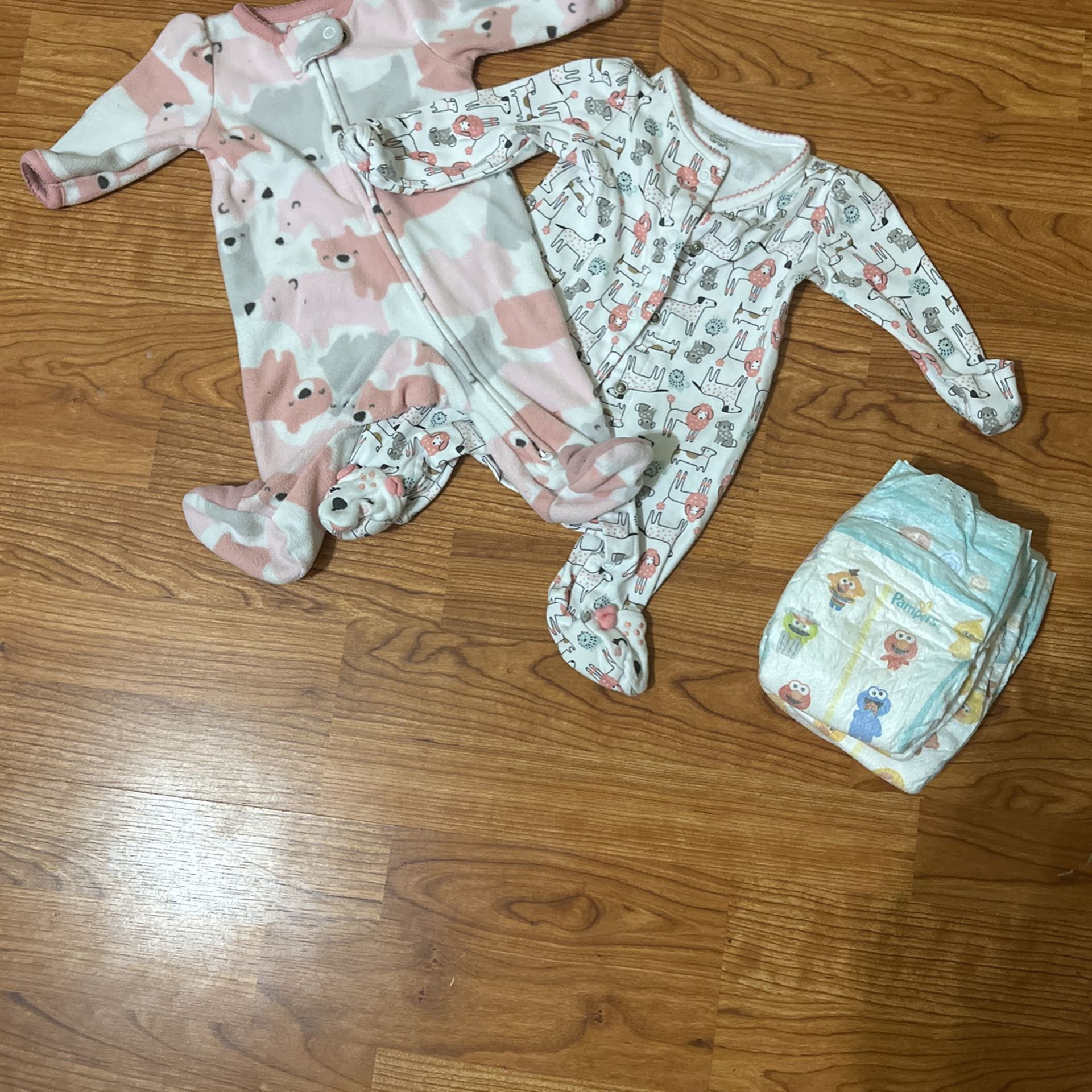 Newborn Sleeper With 5 Count Bb Diapers