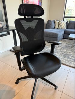 Gaming Chair w/ Footstool