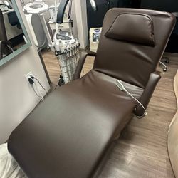 Electric Automatic Reclining Chair – $900