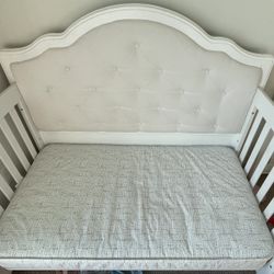 Crib For Sell Also A Toddler Bed 