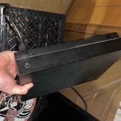 Xbox 1 X And Wired Control Controller