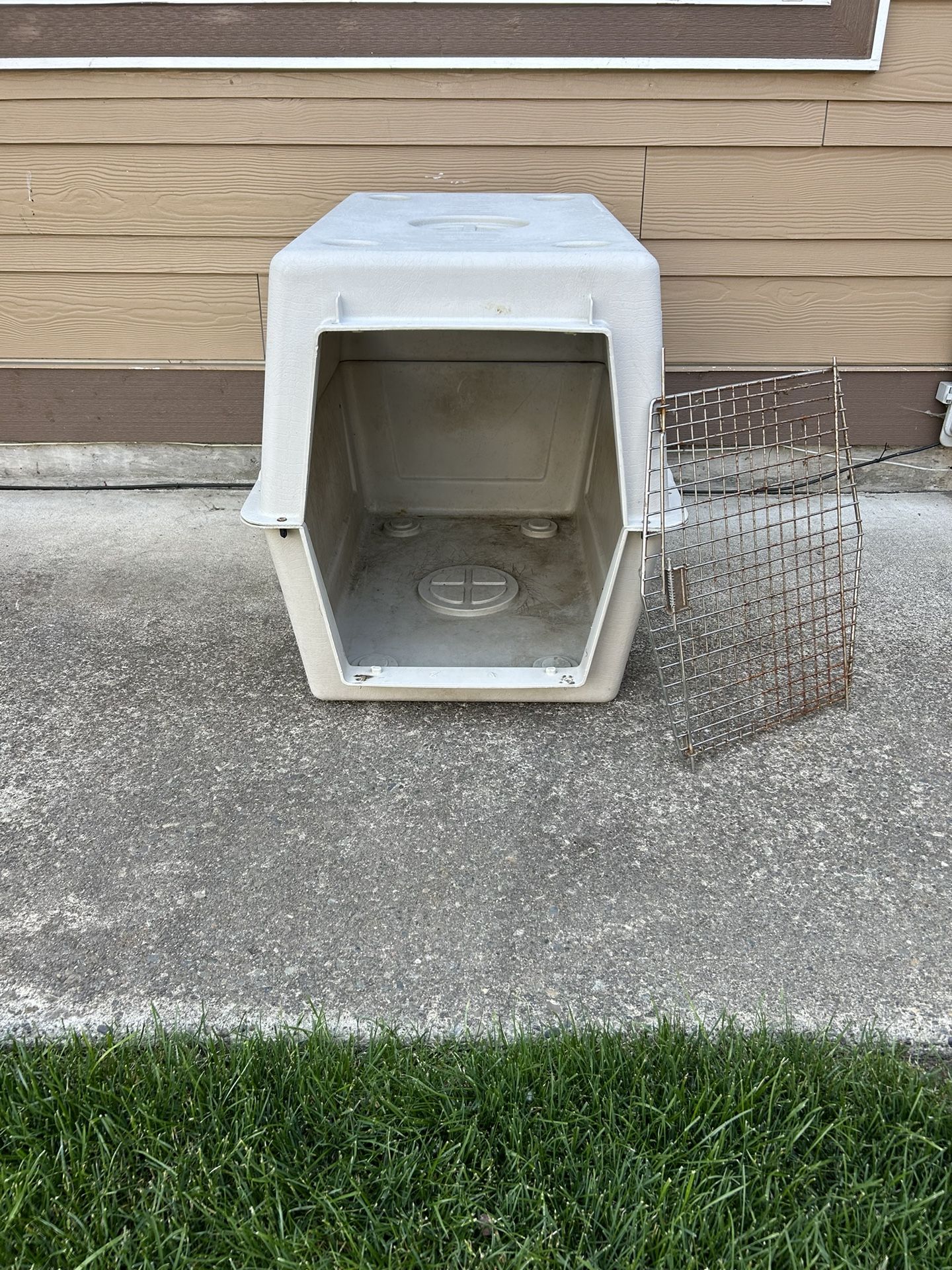 dog kennel, dog carrier, dog cage