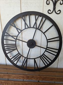 Metal clock decor