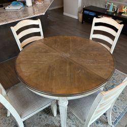 Dining Table & Chairs 