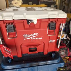 Milwaukee packout cooler