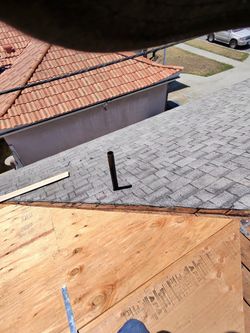Roofing shingle