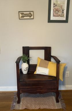 Restored 1900s Vintage Oak Storage Chair