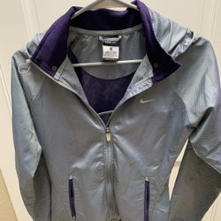 Nike Women’s Rain Jacket XS