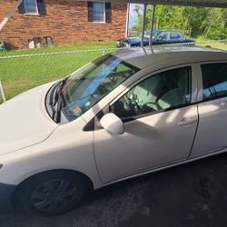 Toyota Corolla LE  2010 