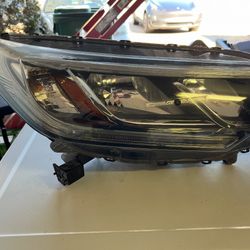 OEM Honda CR-V PASSENGER side headlight 2018-2022