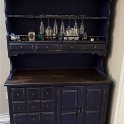  Hutch Cabinet
