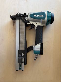 Makita AT2550A 1” Staple gun