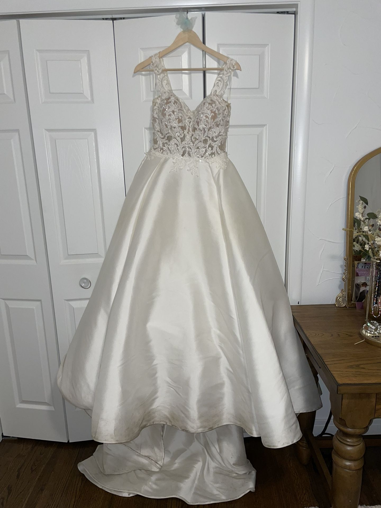 ball gown Ivory wedding dress