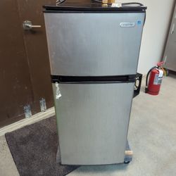 Small Refrigerator 