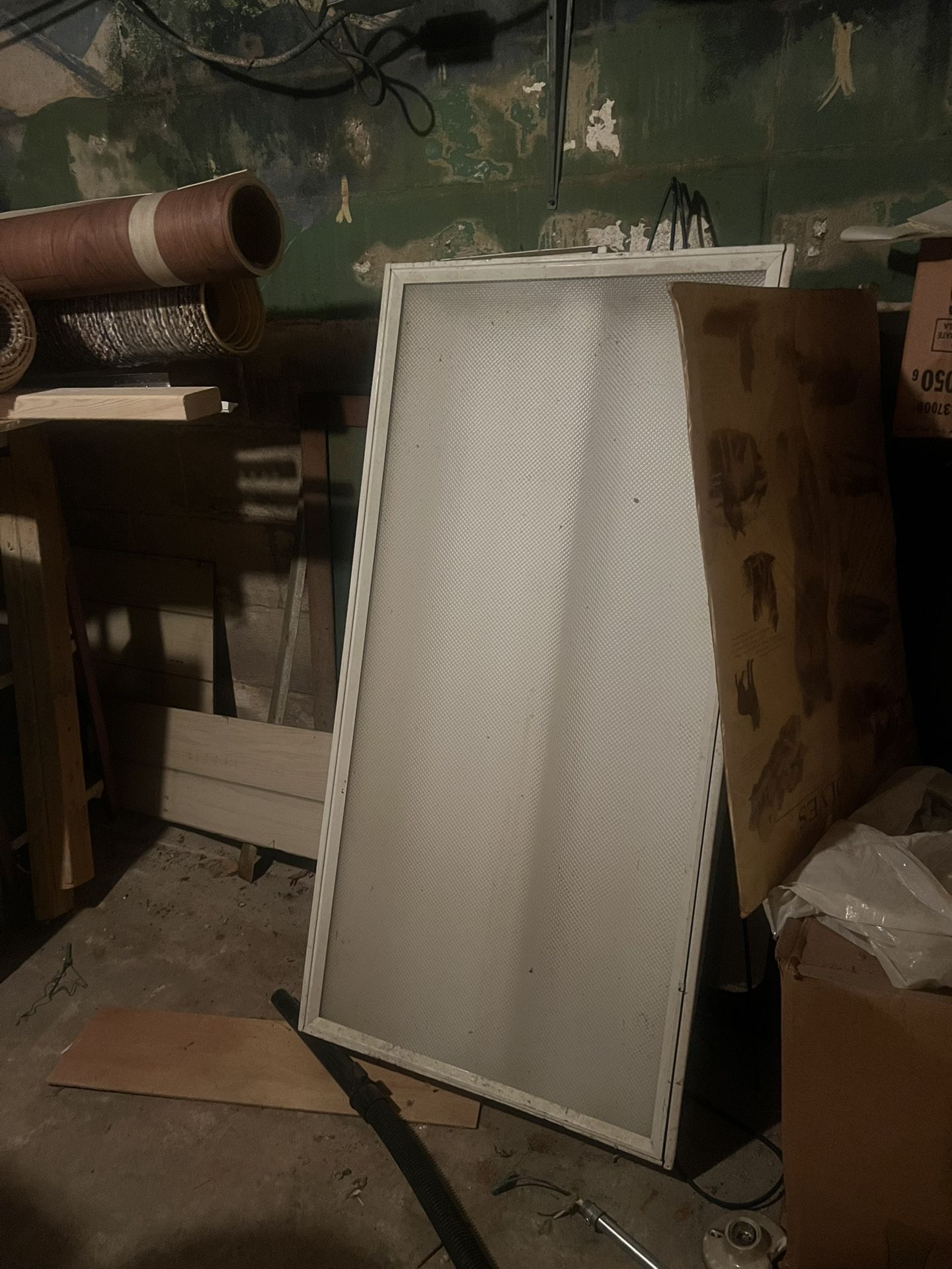 White cover light cover