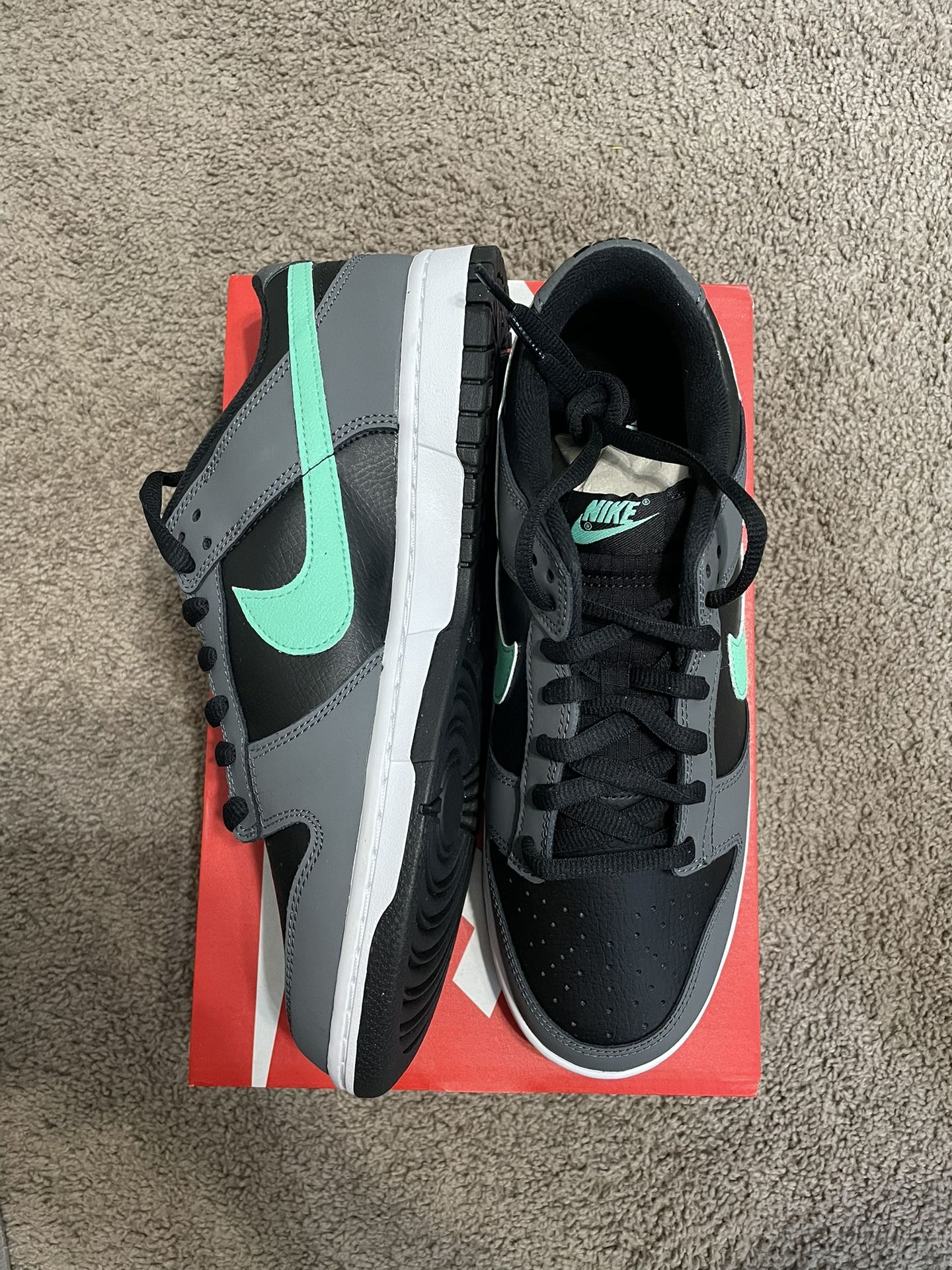 Nike Dunk Low Retro Green Glow'