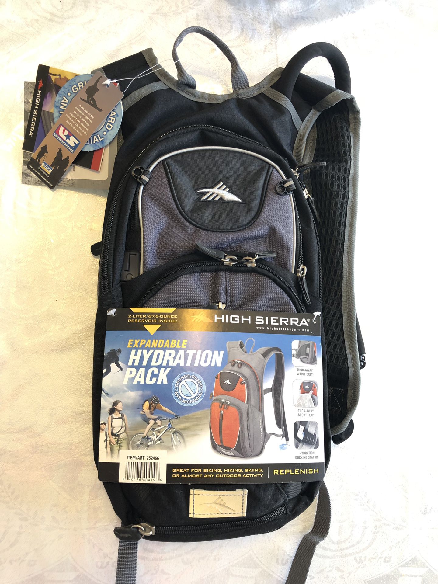High Sierra Expandable Hydration Pack (Hiking Backpack) NEW!