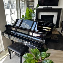 5'8 Essex by Steinway Grand Piano - Ebony Polish - Year: 2022