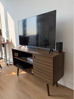 🔥MOVE OUT SALE! TCL 43" 4K Roku Smart TV + Mid-Century Modern TV Stand | Bushwick🔥