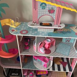 Girl Doll House