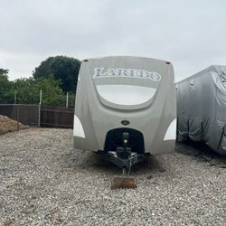 2015 Keystone Laredo M-299 Travel Trailer - Excellent Condition! 