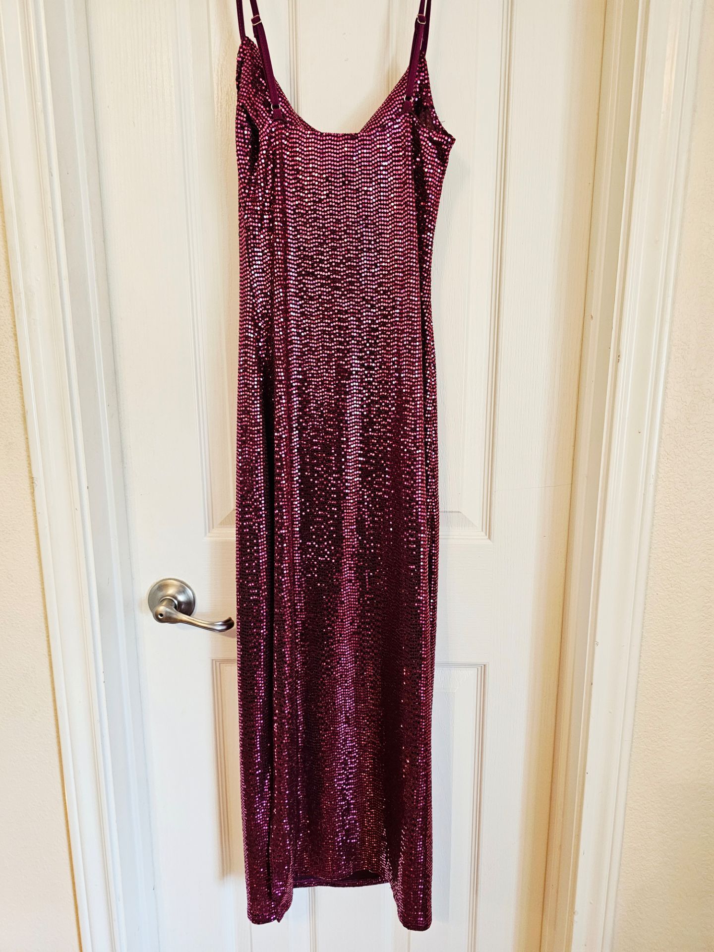 Elegant fuchsia sequin midi dress ✨ size small