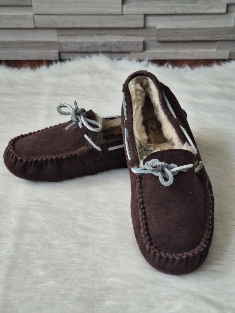 Women's UGG Brown Dakota Slippers Size 6