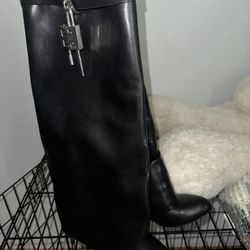 Boots Size 40