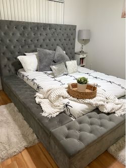 Bed frame w mattress