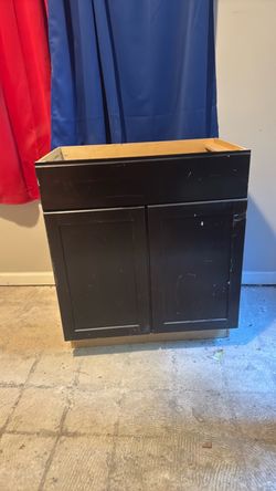 Kitchen cabinet