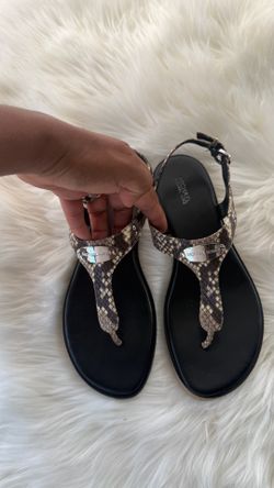 Michael Kors Logo Plate Thong Ankle Strap Flat Sandals 9.5 M Animal Print Open