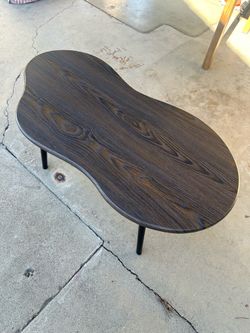 Modern Cloud-Shaped Coffee Table – Dark Walnut Finish