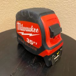 MILWAUKEE Tape Measure: Inch, Nonmagnetic Double Hook Tip, Plastic with Rubberized Grip, 35 ft, Auto