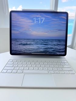 iPad pro 12.9” + Apple Keyboard + Pencil